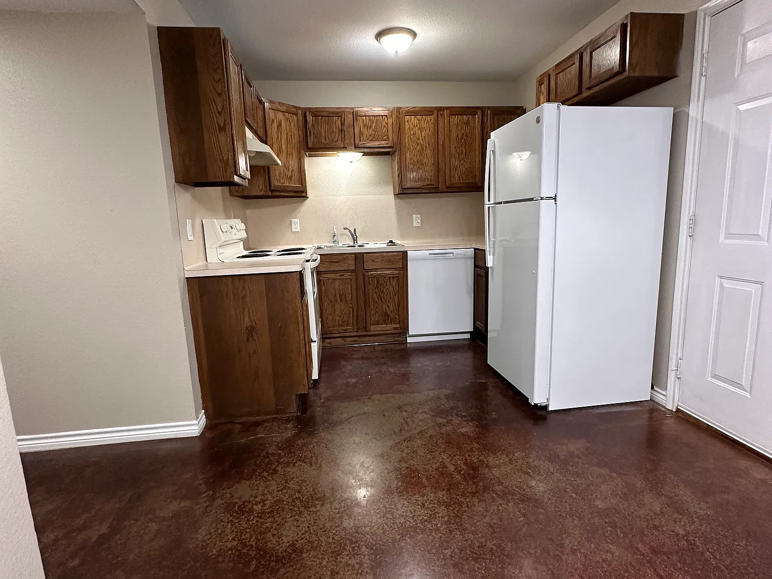2 bed, 1.5 bath, 1050 sqft, $1,195 — Photo 2
