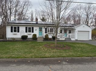 327 Brookside Cir, Northampton, MA 01062