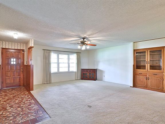 4th image of 1425 Meadowbrook Dr