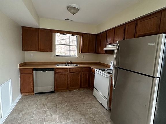2nd image of 3864 Sherman Oaks Ave