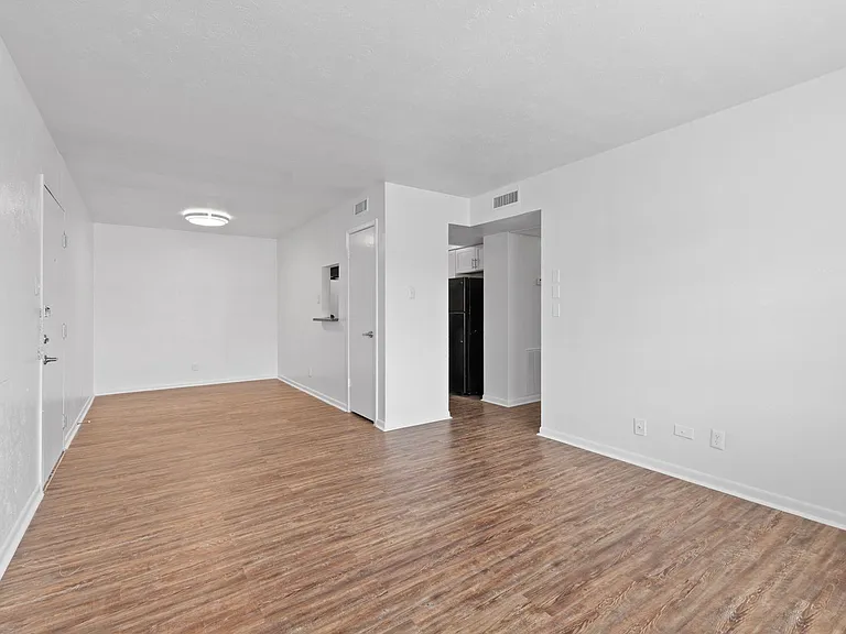 The Village Residences — Photo 26