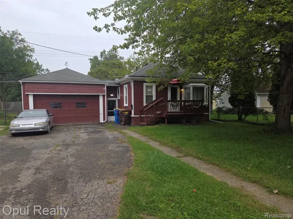 35312 Chestnut St, Wayne, MI 48184
