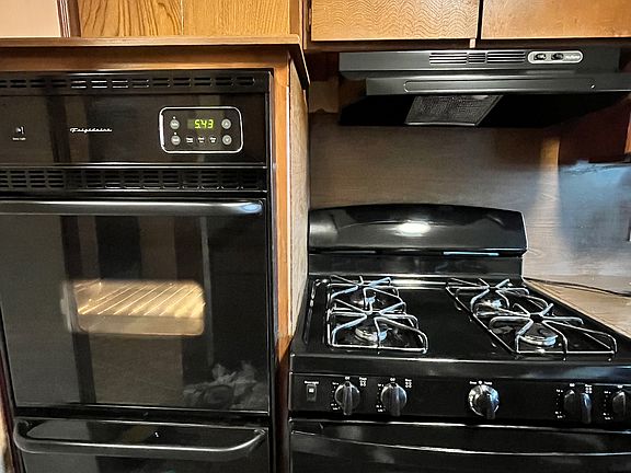 4th image of 3812 Rosewood Dr