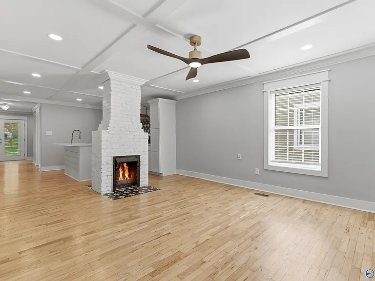 1602 Rison Ave NE — Photo 2