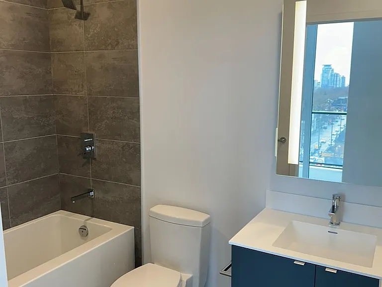 500 Dupont St #715 — Photo 9