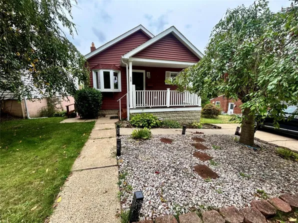 28 Charlton St, Pittsburgh, PA 15205