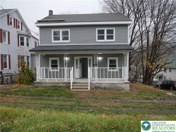 903 W Spruce St, Coal Township, PA 17866