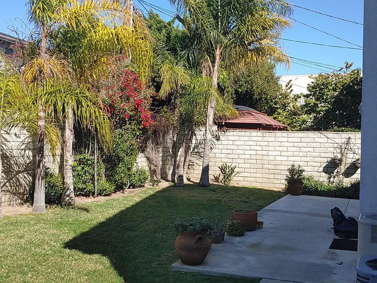 7839 W Manchester Ave — Photo 8