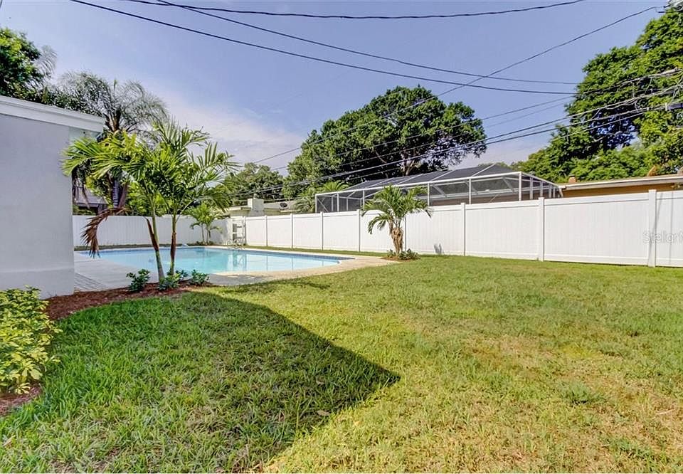 2nd image of 1382 Viewtop Dr