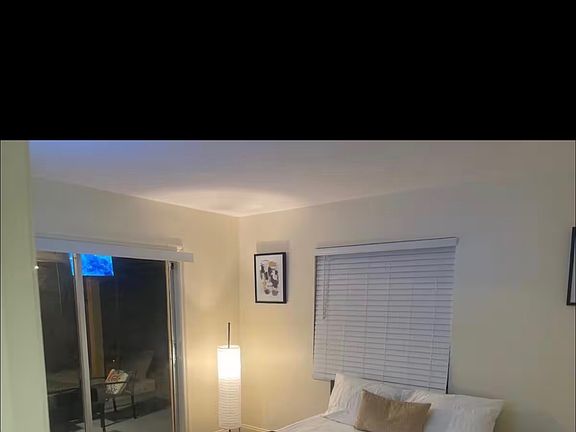 3rd image of 5683 Coconut Rd W