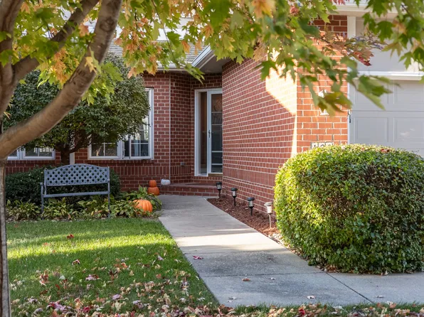 1500 Crown Colony Ct Unit 130, Des Moines, IA 50315