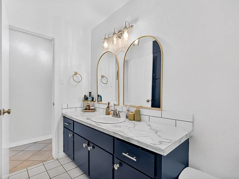 2409 Emerson Ct — Photo 40