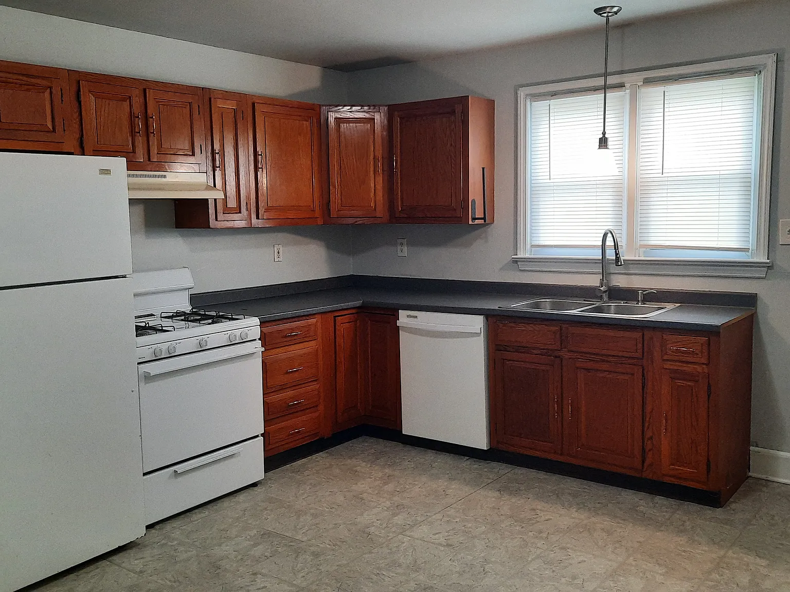 2 bed, 968 sqft, $1,700 — Photo 4