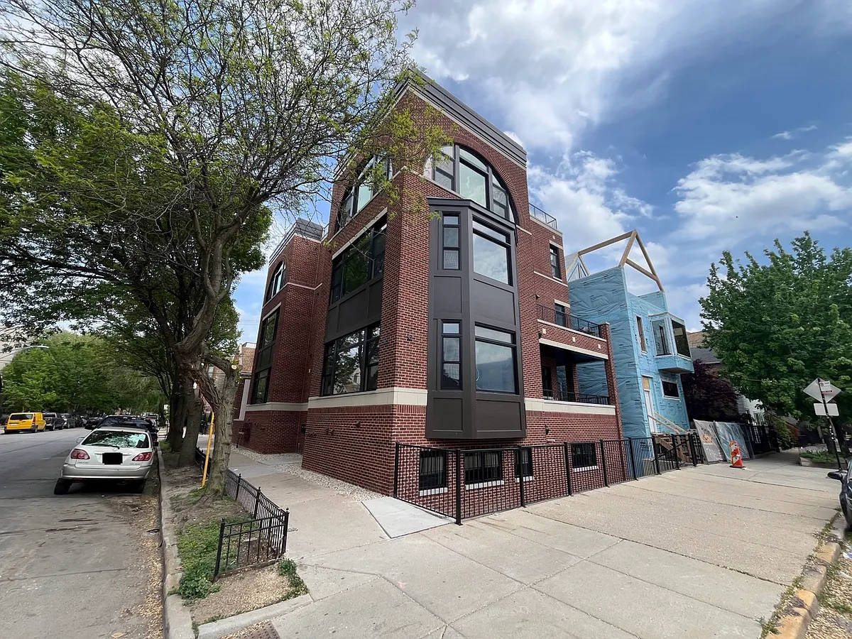 Building Photo - 1757 W Le Moyne St #1E