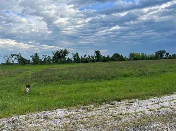 6 Yager Dr, Monroe City, MO 63456