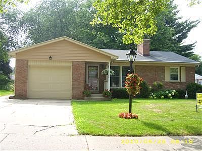 1st image of 1379 Clovercrest Ave NW