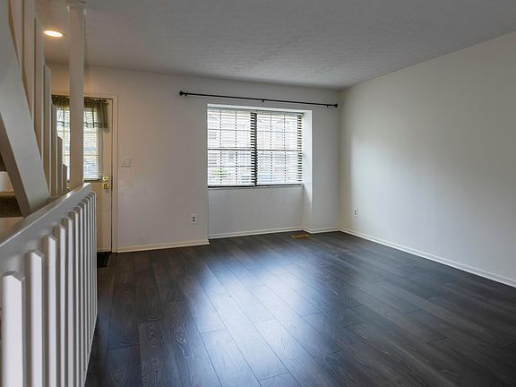 4th image of 896 Noddymill Ln E #28F