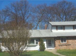 33 Kennedy Rd, Port Jefferson Station, NY 11776