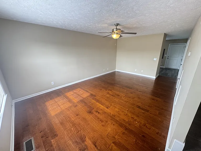 812 Sevier St — Photo 2