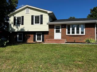 4425 Oleva St NW, Roanoke, VA 24017