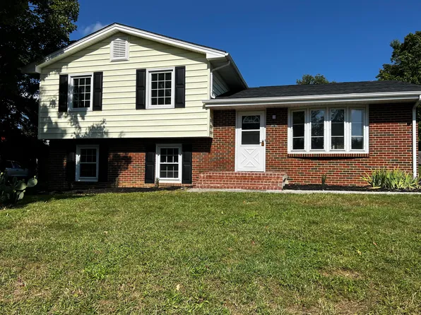 4425 Oleva St NW, Roanoke, VA 24017