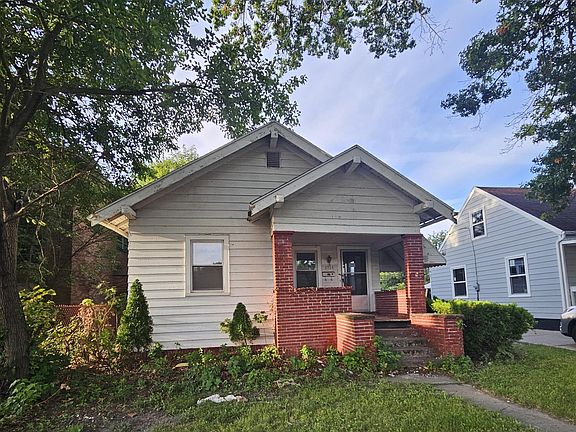 2nd image of 1014 Clay Ave