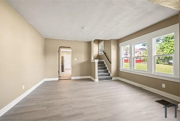 1117 Superior Ave — Photo 6