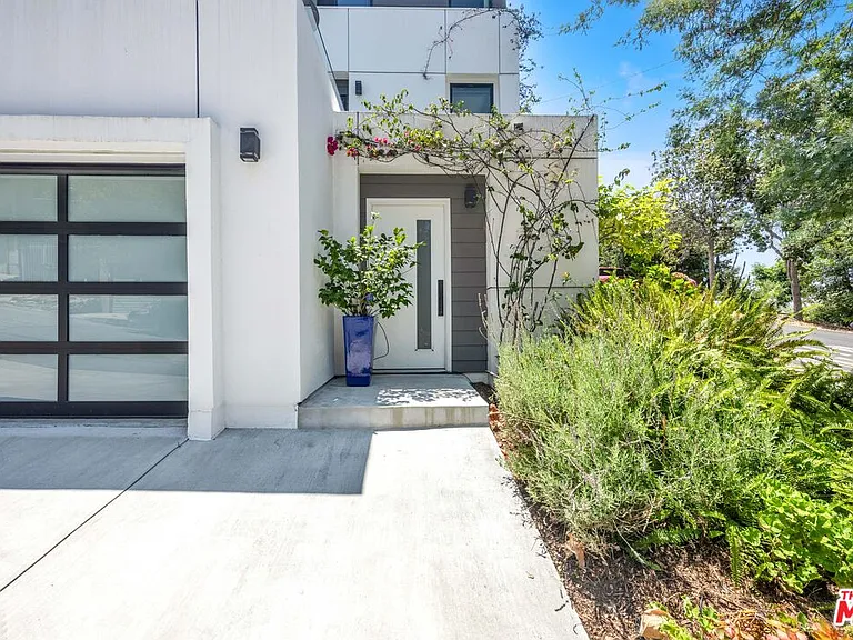 4841 Minden Pl — Photo 49