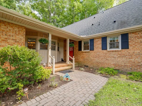 300 Shore Dr, Emporia, VA 23847