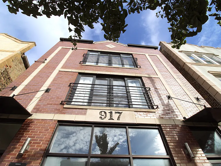 917 N Ashland Ave #2 — Photo 1