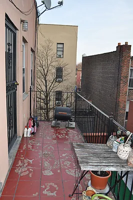 Rented by At Home Realty NY LLC | media 32