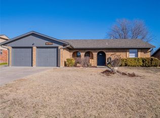 7823 NW Morrocco Dr, Lawton, OK 73505