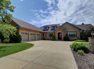 2701 River Birch Ln, Urbana, IL 61802