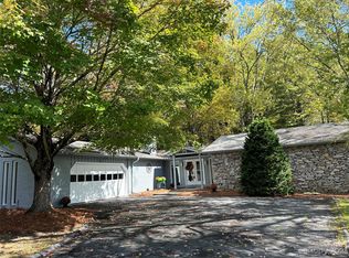 428 Brandon Rd, Hendersonville, NC 28739