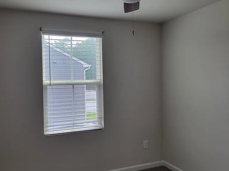 141 Catalpa Ct — Photo 8