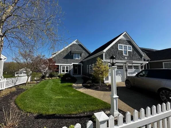 14890 Shoreline Dr W, Thornville, OH 43076