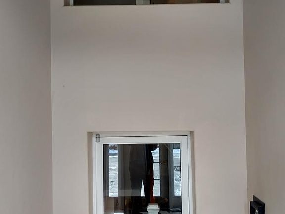 2nd floor exit to mailbox area and large parking lot