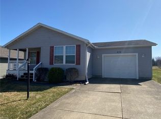 688 Woodlawn Rd, Chardon, OH 44024