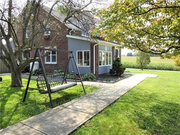 9547 N Delaware Dr, Bangor, PA 18013