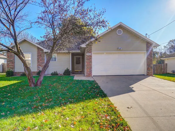 3050 N Howard Avenue, Springfield, MO 65803