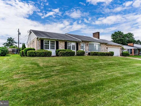 640 Maria Dr, Harrisburg, PA 17109