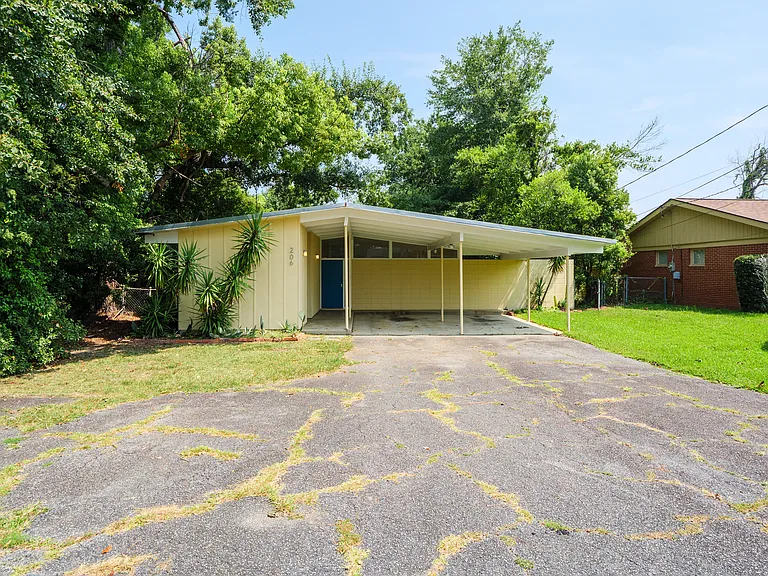 206 Wayne Ave — Photo 1