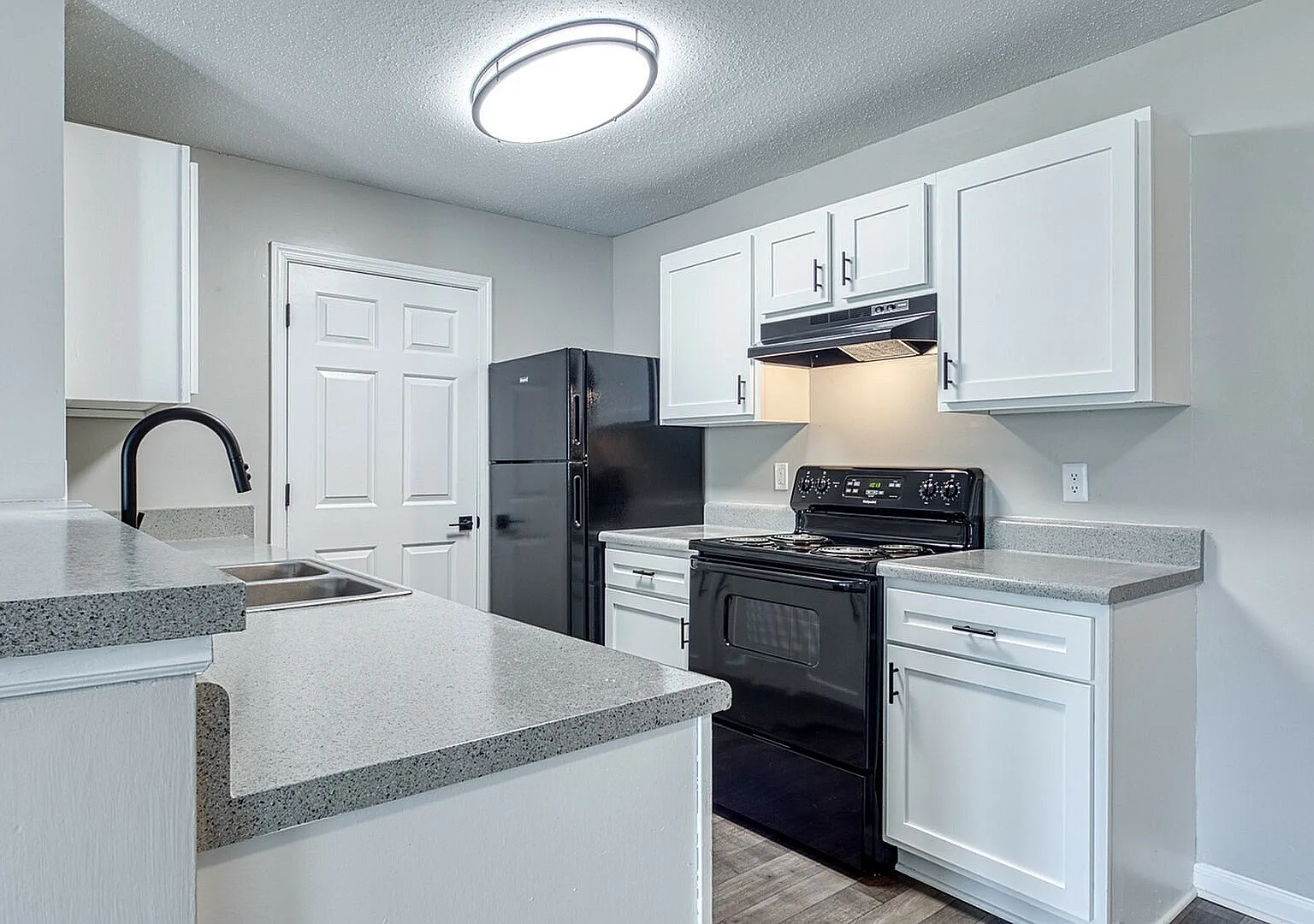 Eastwyck Village Apartments — Photo 1