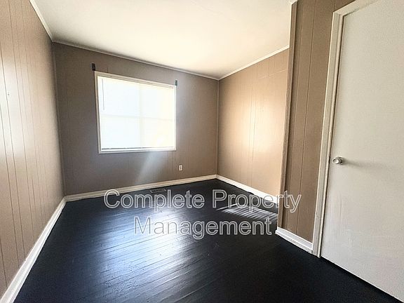 4th image of 1252 18th Pl SW
