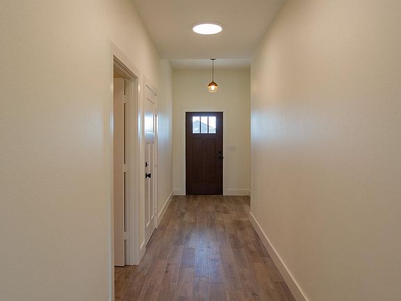 2nd image of 16518 Crossing Cir