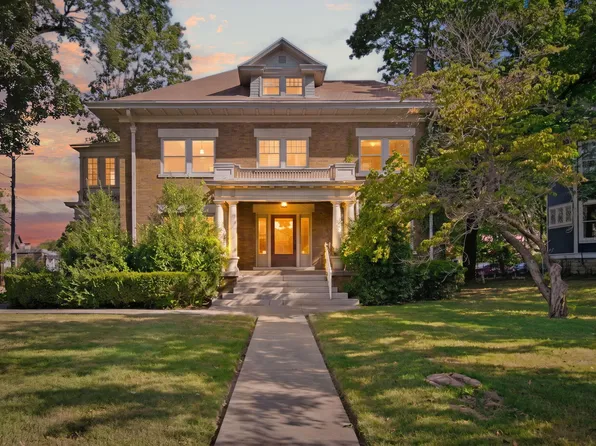 1201 E Walnut Street, Springfield, MO 65802