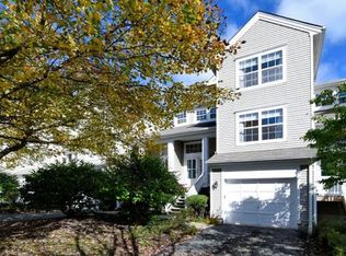 8 Sycamore Ln, Randolph, NJ 07869