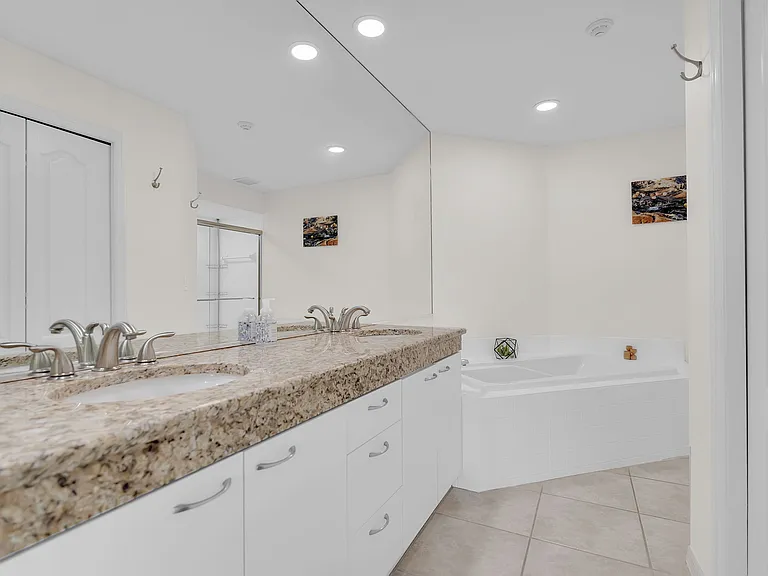 862 Hudson Ave #862 — Photo 26