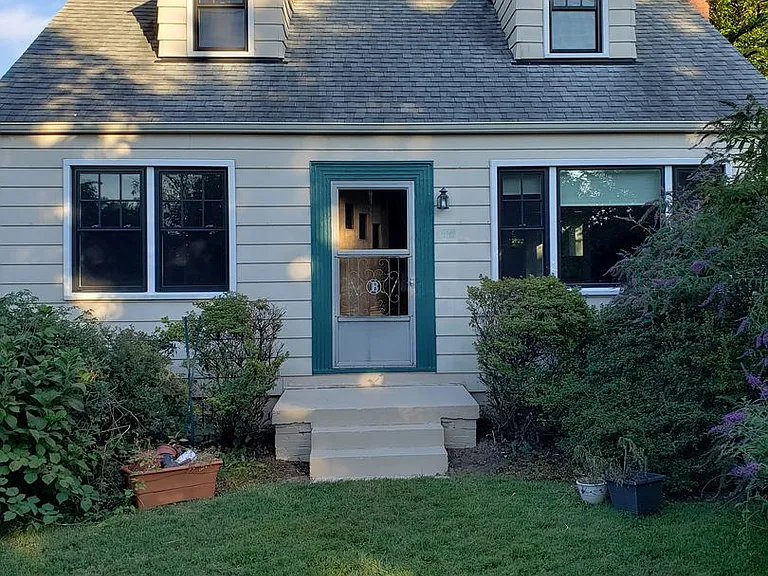119 Washington Grove Ln — Photo 1