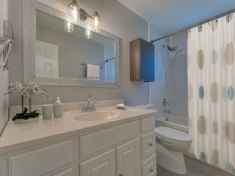 795 Aylmer Cres #1 — Photo 15
